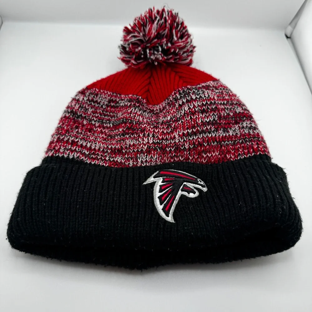 NFL Team Apparel Atlanta Falcons Beanie OSFA Red Black Good Pom Cuffed Knit Hat